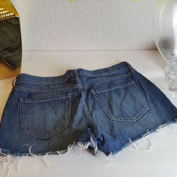 Old Navy Cut-Off Distressed Jean Shorts Size 4 - Picture 4 of 6